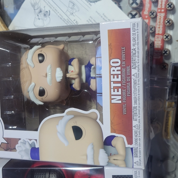 2 Funko Pops - Picture 3 of 3